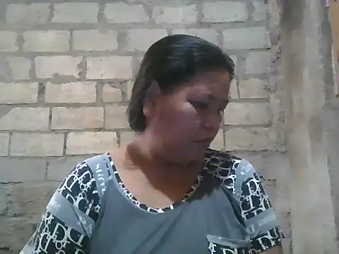 Snapshot of xxbernxxx chatting on 09/27/25, 06:18 xxbernxxx online show from 09/27/25, 06:18