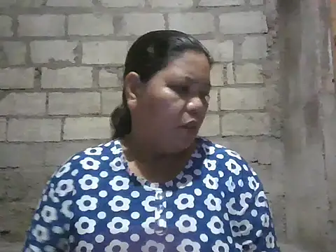 Snapshot of xxbernxxx chatting on 09/28/25, 10:42 xxbernxxx online show from 09/28/25, 10:42