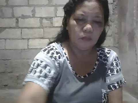 Snapshot of xxbernxxx chatting on 10/10/25, 08:19 xxbernxxx online show from 10/10/25, 08:19