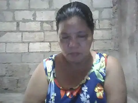 Snapshot of xxbernxxx chatting on 10/13/25, 12:10 xxbernxxx online show from 10/13/25, 12:10