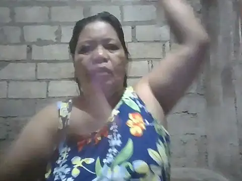 Snapshot of xxbernxxx chatting on 10/29/25, 12:24 xxbernxxx online show from 10/29/25, 12:24