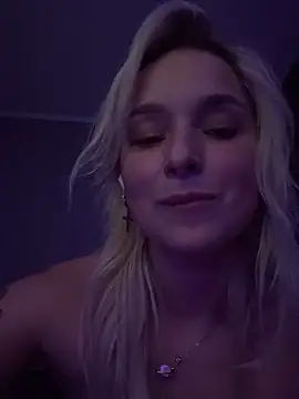 Snapshot of LilFleurish chatting on 10/21/25, 07:36 LilFleurish online show from 10/21/25, 07:36