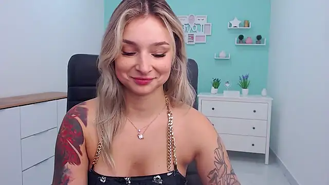 Snapshot of LilFleurish chatting on 11/07/25, 05:29 LilFleurish online show from 11/07/25, 05:29