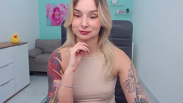 Snapshot of LilFleurish chatting on 01/19/26, 05:22 LilFleurish online show from 01/19/26, 05:22