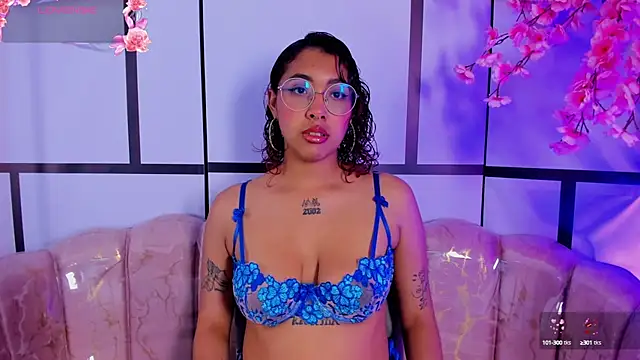 Snapshot of Olivejoness chatting on 09/17/25, 04:14 Olivejoness online show from 09/17/25, 04:14