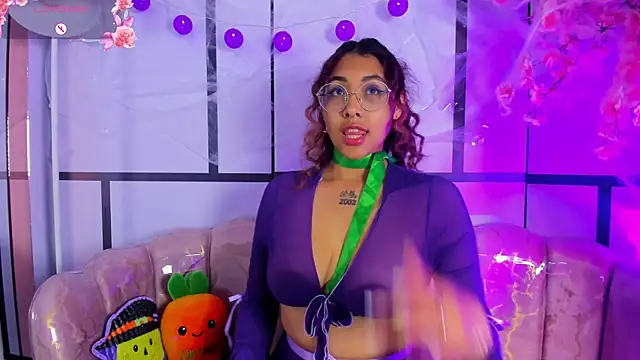 Snapshot of Olivejoness chatting on 10/23/25, 05:18 Olivejoness online show from 10/23/25, 05:18