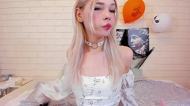 Blondy Fina online show from 11/06/25, 04:46