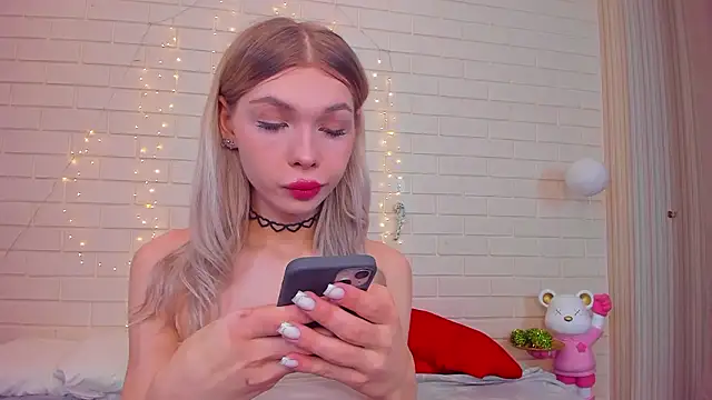 Snapshot of Blondy_Fina chatting on 02/03/26, 04:32 Blondy Fina online show from 02/03/26, 04:32