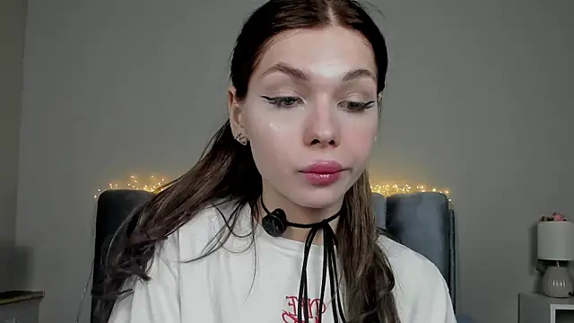 Snapshot of Blondy_Fina chatting on 07/07/26, 04:37 Blondy Fina online show from 07/07/26, 04:37