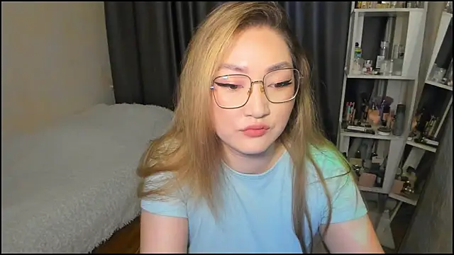 lyra x online show from 02/07/26, 01:37