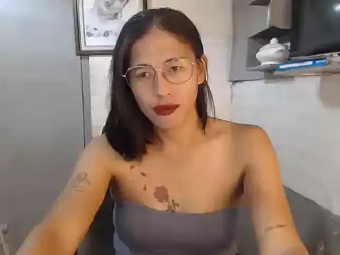 yourbabygurlxx online show from 11/24/25, 01:55