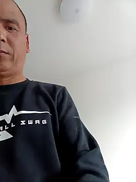 CWQ123 online show from 10/15/25, 08:03