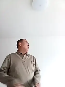 CWQ123 online show from 10/22/25, 08:14