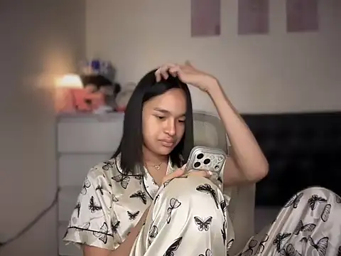 lelasohna online show from 04/12/26, 12:21