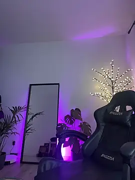 HATSUNE   online show from 12/14/25, 08:24