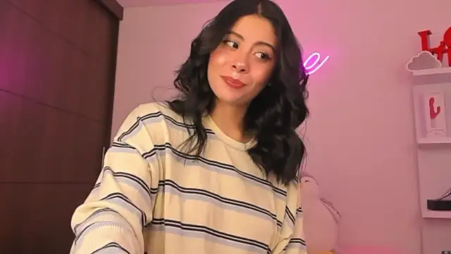 zoecams1 online show from 04/14/26, 07:09