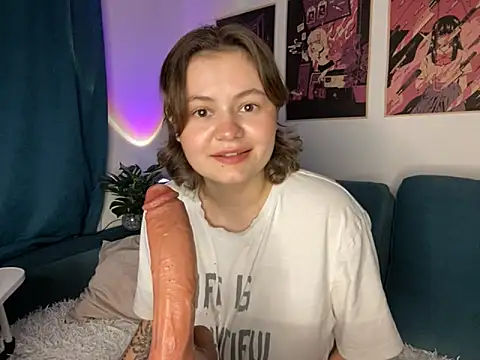 Snapshot of MoonIvy_ chatting on 09/14/25, 05:12 MoonIvy online show from 09/14/25, 05:12