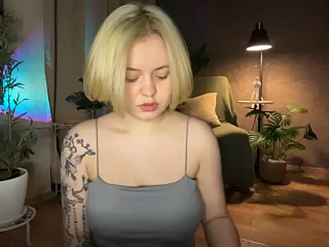 MoonIvy  online show from 04/03/26, 06:50