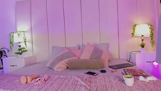 mia rousse25 online show from 09/25/25, 02:10