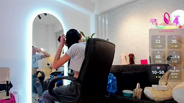 lily cash1 online show from 02/12/26, 02:01