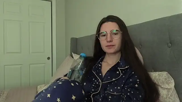 Snapshot of bambifarrina chatting on 11/15/25, 09:21 bambifarrina online show from 11/15/25, 09:21