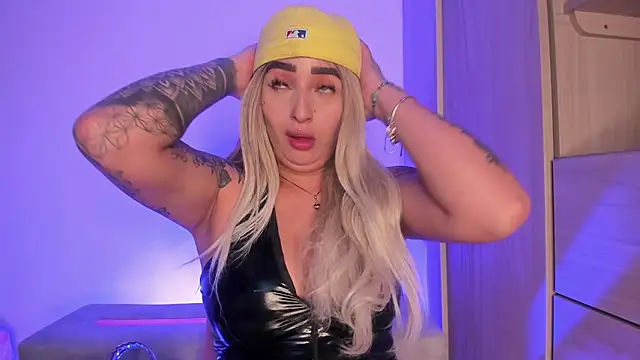 scarlett Collinss online show from 11/10/25, 05:50