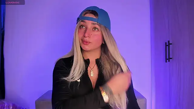 scarlett Collinss online show from 11/20/25, 04:45