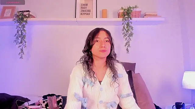 Snapshot of Vampgyal chatting on 10/28/25, 08:44 Vampgyal online show from 10/28/25, 08:44