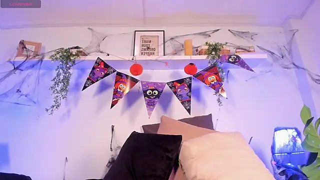 Snapshot of Vampgyal chatting on 11/03/25, 08:21 Vampgyal online show from 11/03/25, 08:21