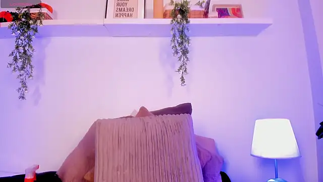 Snapshot of Vampgyal chatting on 11/24/25, 09:03 Vampgyal online show from 11/24/25, 09:03