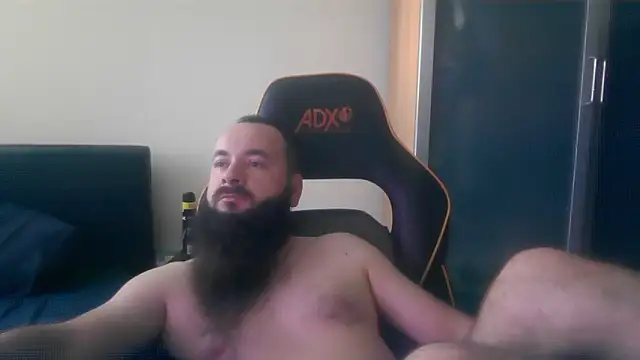 LondonMan1988 online show from 10/26/25, 08:09