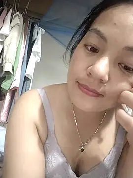 Snapshot of naop04 chatting on 09/24/25, 09:56 naop04 online show from 09/24/25, 09:56