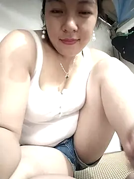 Snapshot of naop04 chatting on 09/27/25, 07:13 naop04 online show from 09/27/25, 07:13