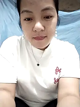 Snapshot of naop04 chatting on 09/29/25, 10:03 naop04 online show from 09/29/25, 10:03