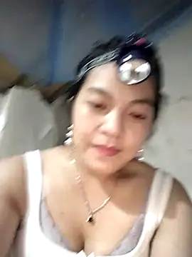 Snapshot of naop04 chatting on 10/06/25, 11:51 naop04 online show from 10/06/25, 11:51