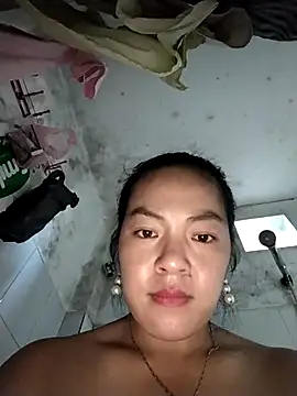 Snapshot of naop04 chatting on 10/09/25, 12:41 naop04 online show from 10/09/25, 12:41