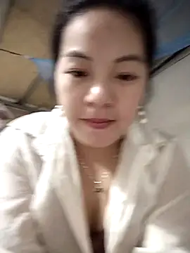 Snapshot of naop04 chatting on 10/18/25, 11:38 naop04 online show from 10/18/25, 11:38