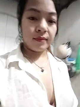 Snapshot of naop04 chatting on 10/22/25, 11:26 naop04 online show from 10/22/25, 11:26