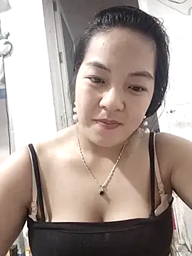 Snapshot of naop04 chatting on 10/26/25, 11:53 naop04 online show from 10/26/25, 11:53