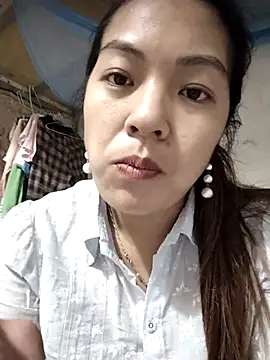 Snapshot of naop04 chatting on 10/30/25, 10:38 naop04 online show from 10/30/25, 10:38