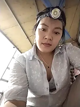 Snapshot of naop04 chatting on 10/30/25, 11:05 naop04 online show from 10/30/25, 11:05