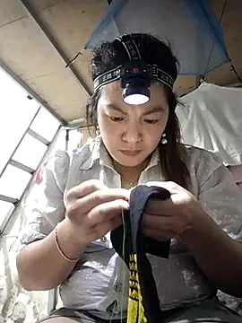 Snapshot of naop04 chatting on 11/06/25, 11:33 naop04 online show from 11/06/25, 11:33