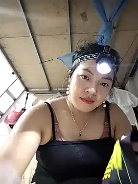 Snapshot of naop04 chatting on 11/09/25, 12:14 naop04 online show from 11/09/25, 12:14