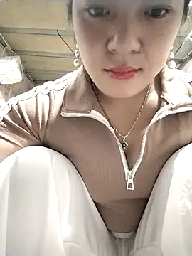 Snapshot of naop04 chatting on 11/10/25, 12:20 naop04 online show from 11/10/25, 12:20