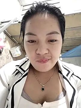 Snapshot of naop04 chatting on 11/14/25, 12:42 naop04 online show from 11/14/25, 12:42