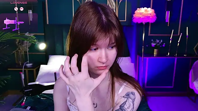 Aria Vox online show from 11/22/25, 03:27