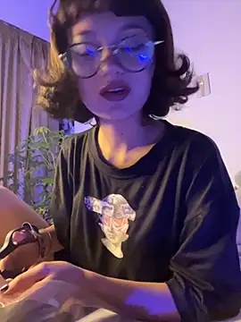 Snapshot of wildflower_sex chatting on 11/19/25, 04:34 wildflower sex online show from 11/19/25, 04:34