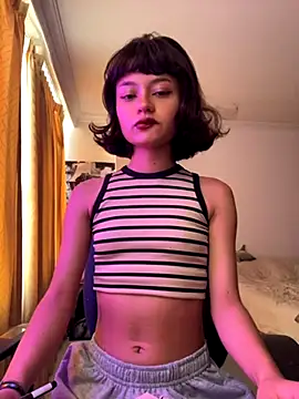 Snapshot of wildflower_sex chatting on 11/19/25, 05:24 wildflower sex online show from 11/19/25, 05:24