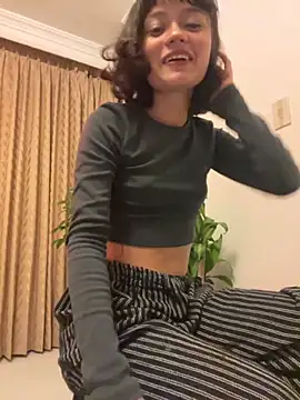 Snapshot of wildflower_sex chatting on 11/22/25, 04:44 wildflower sex online show from 11/22/25, 04:44