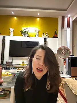 anna yngs online show from 10/21/25, 11:11